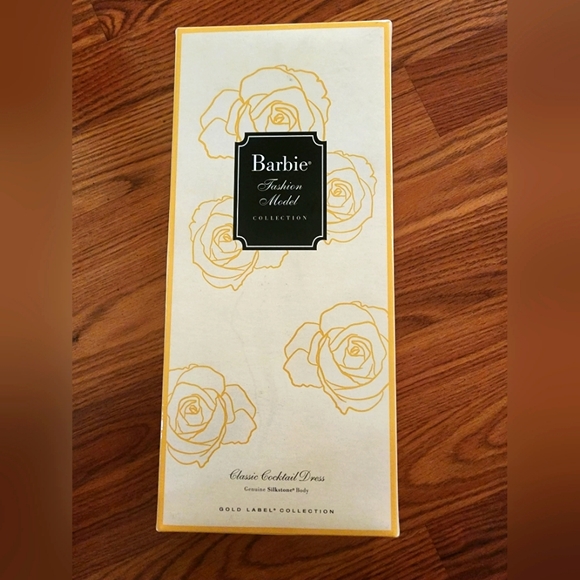 2015 Limited Edition Gold Label Barbie Fashion Model Collection - Picture 2 of 4